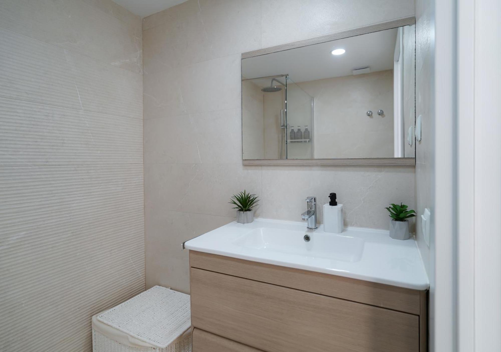 Nomad Malaga - Chic Apartament Center Torremolinos Extérieur photo